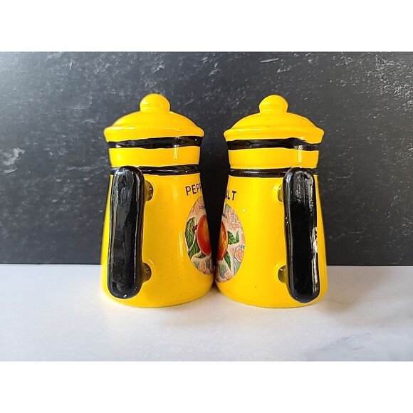 Vintage Georgia Salt And Pepper Shakers - Picture 4 of 10